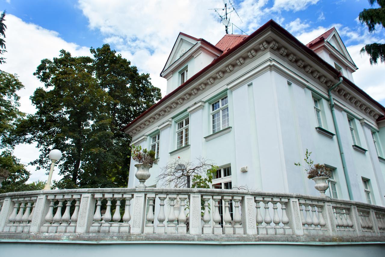 Retro Hotel Villa オストラヴァ エクステリア 写真