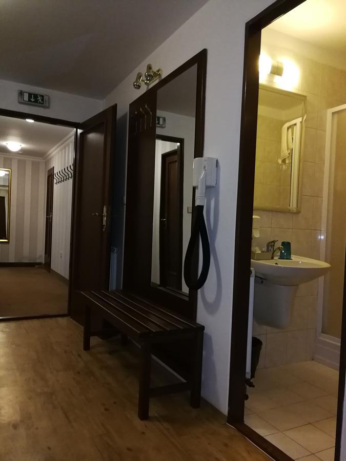 Retro Hotel Villa オストラヴァ エクステリア 写真